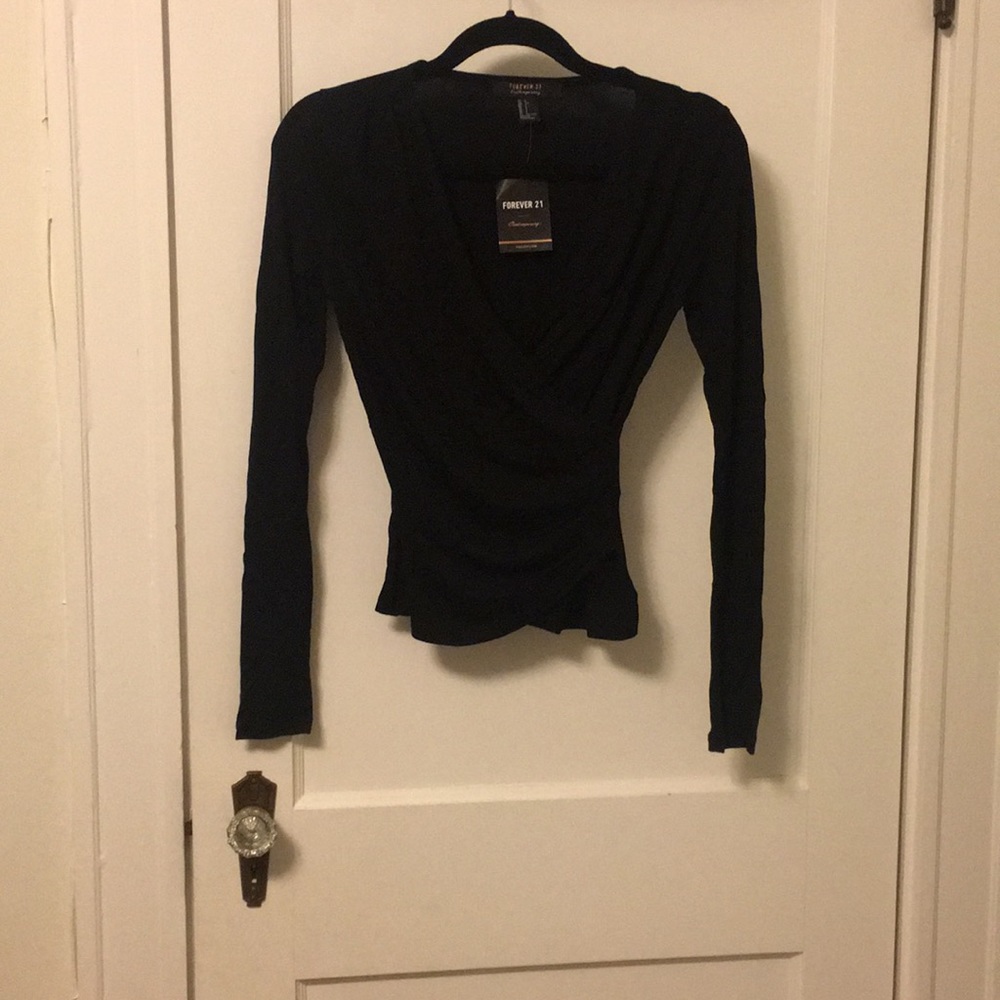 Forever 21 NWT Surplice Long Sleeve Size S